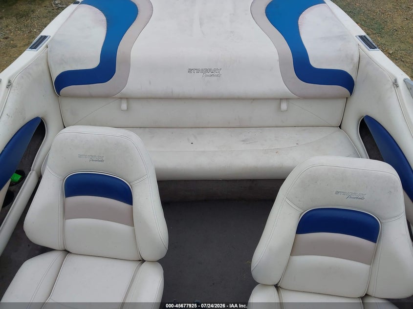 1998 STINGRAY BOAT auction photo 8
