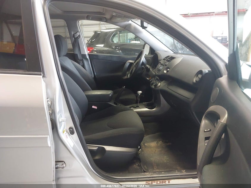 2011 TOYOTA RAV4 auction photo 5