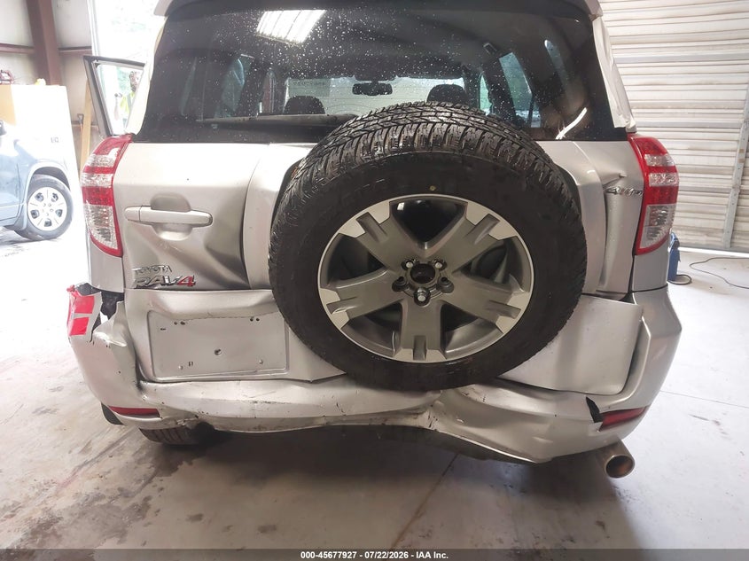 2011 TOYOTA RAV4 auction photo 6