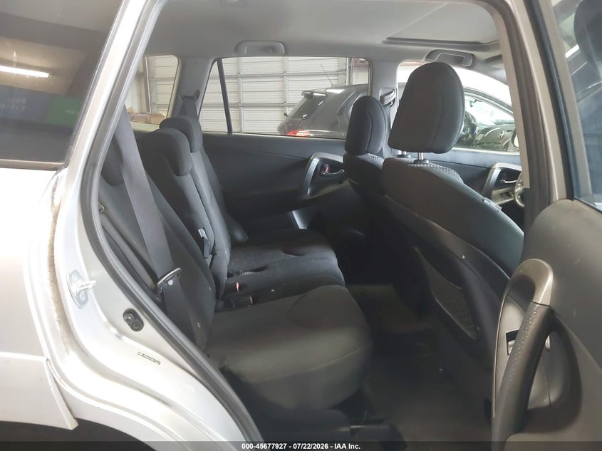 2011 TOYOTA RAV4 auction photo 8