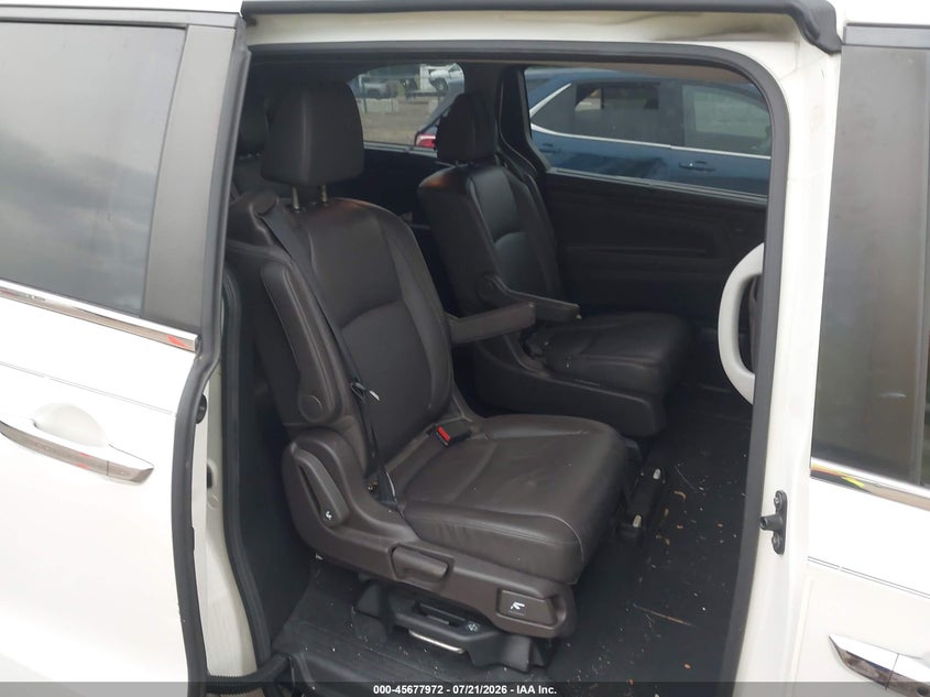 HONDA ODYSSEY 2018 VIN 5FNRL6H85JB013325
