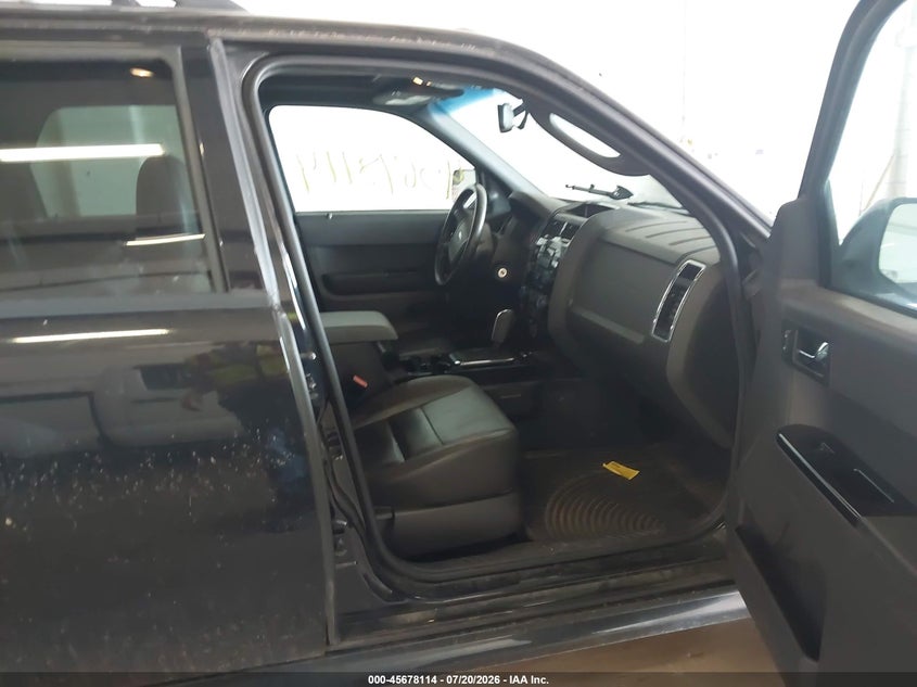 2011 FORD ESCAPE auction photo 5