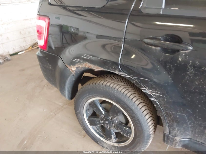 2011 FORD ESCAPE auction photo 6