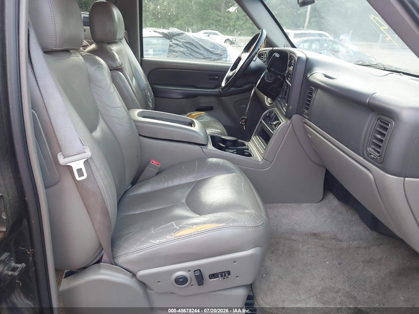 2003 CHEVROLET TAHOE auction photo 5
