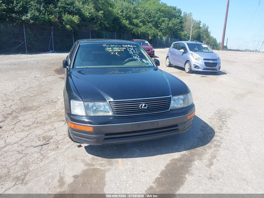 1996 LEXUS LS auction photo 6
