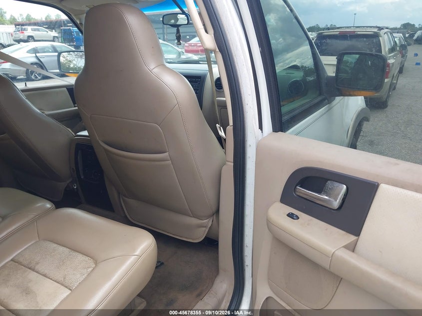 2004 FORD EXPEDITION auction photo 8