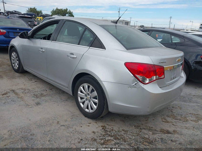 2011 CHEVROLET CRUZE auction photo 3