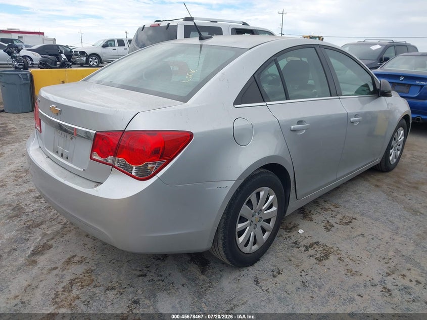 2011 CHEVROLET CRUZE auction photo 4