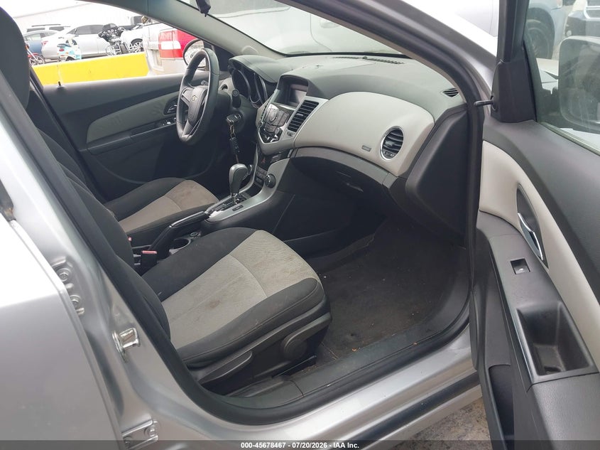 2011 CHEVROLET CRUZE auction photo 5
