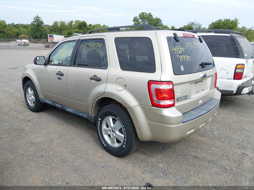 2010 FORD ESCAPE auction photo 3