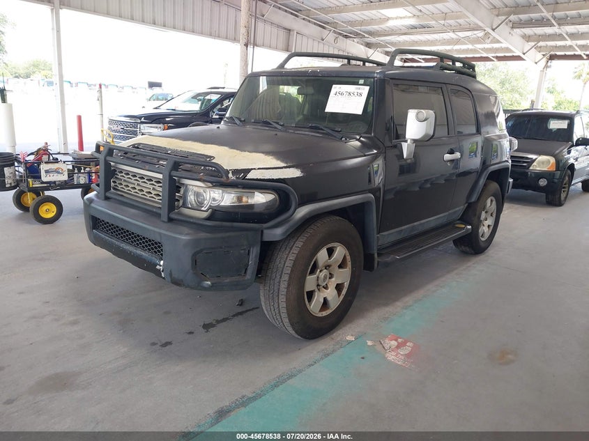 2008 TOYOTA FJ CRUISER auction photo 2