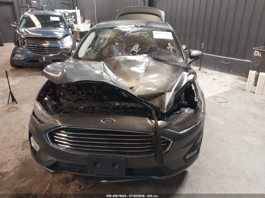 2019 FORD FUSION auction photo 6