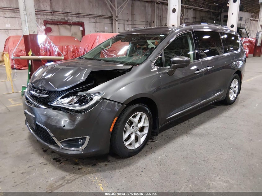 2018 CHRYSLER PACIFICA auction photo 2