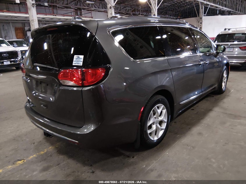 2018 CHRYSLER PACIFICA auction photo 4