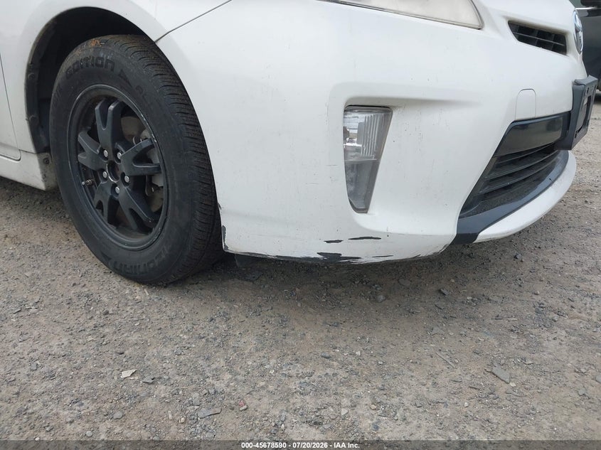 2014 TOYOTA PRIUS auction photo 6