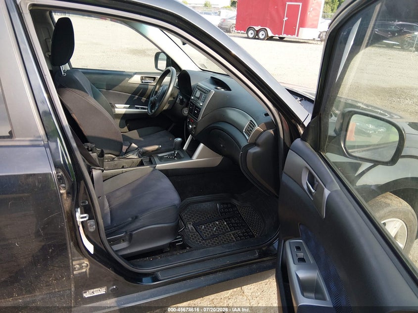 2010 SUBARU FORESTER auction photo 5