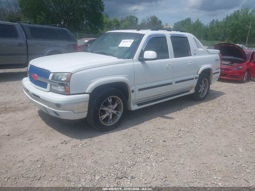 2005 CHEVROLET AVALANCHE 1500 auction photo 2