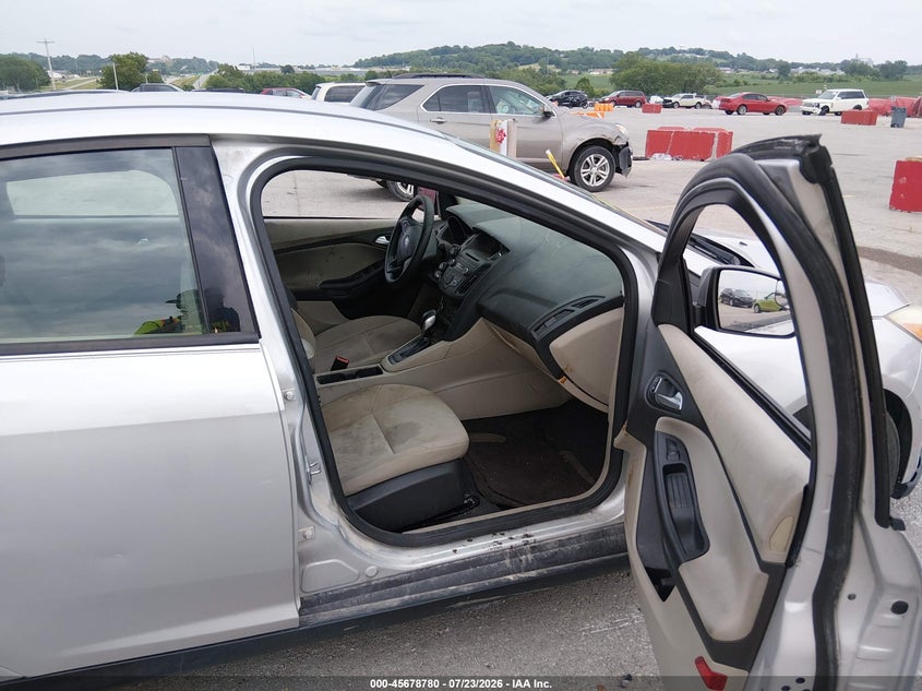 2017 FORD FOCUS auction photo 5