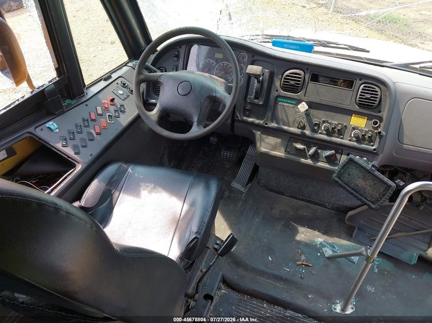 2010 FREIGHTLINER CHASSIS THOMAS BUILT auction photo 5