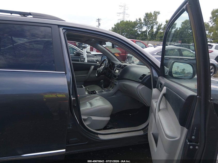 2013 Toyota Highlander Se V6 VIN: 5TDBK3EHXDS207873 Lot: 45678842