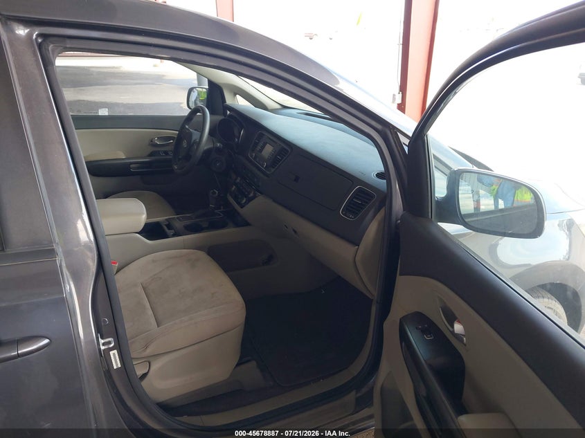 2015 KIA SEDONA auction photo 5