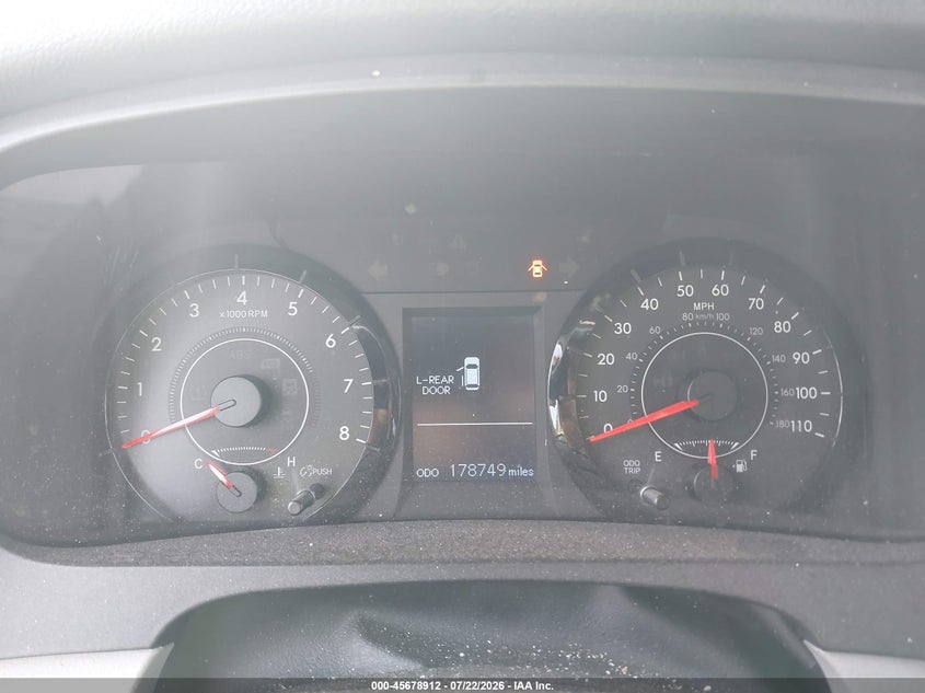 TOYOTA SIENNA - zdjęcie 7
