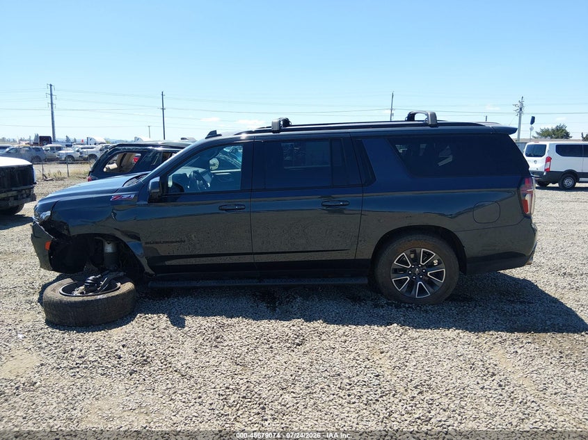 CHEVROLET SUBURBAN - zdjęcie 15