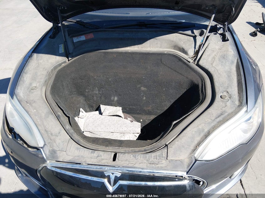 2015 Tesla Model S 85D/P85D VIN: 5YJSA1E44FF103892 Lot: 45679097