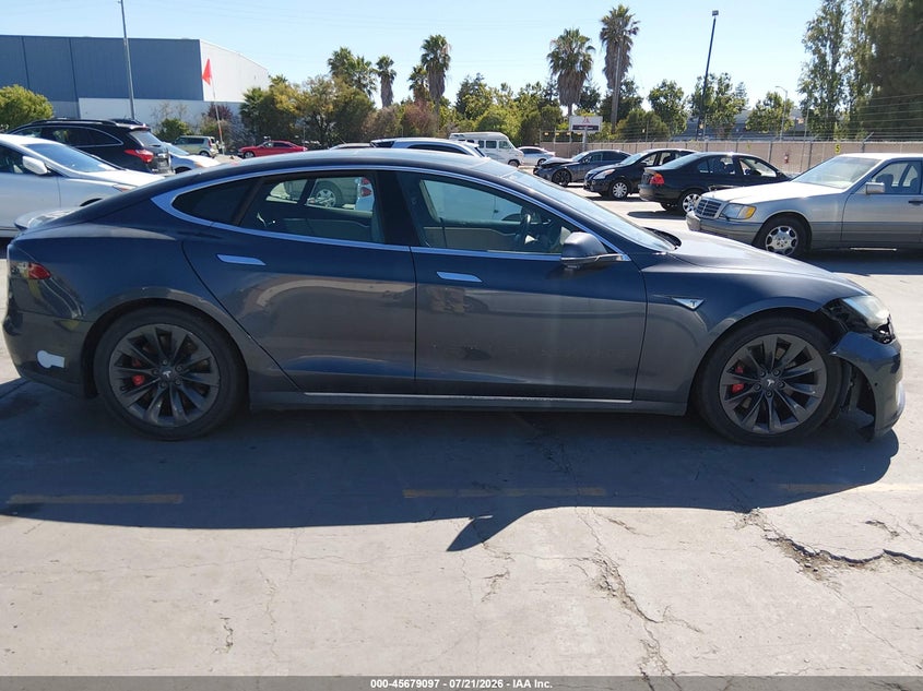 2015 Tesla Model S 85D/P85D VIN: 5YJSA1E44FF103892 Lot: 45679097