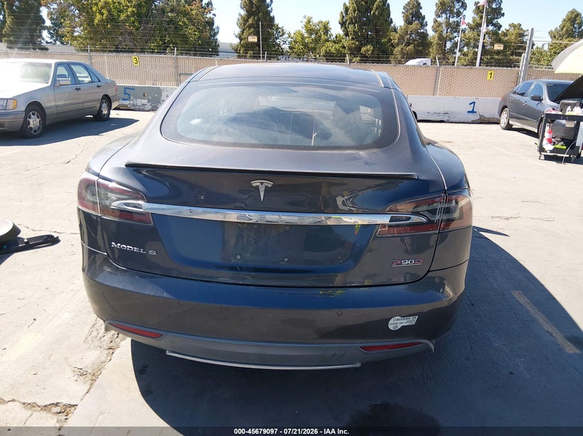 2015 Tesla Model S 85D/P85D VIN: 5YJSA1E44FF103892 Lot: 45679097