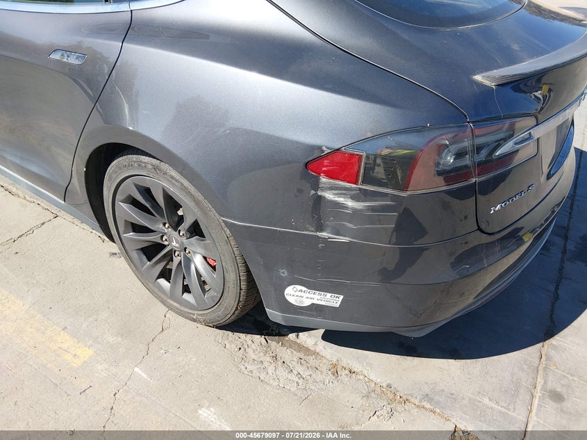 2015 Tesla Model S 85D/P85D VIN: 5YJSA1E44FF103892 Lot: 45679097