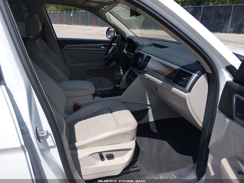 2018 Volkswagen Atlas 3.6L V6 Sel Premium VIN: 1V2NR2CA1JC524686 Lot: 45679110