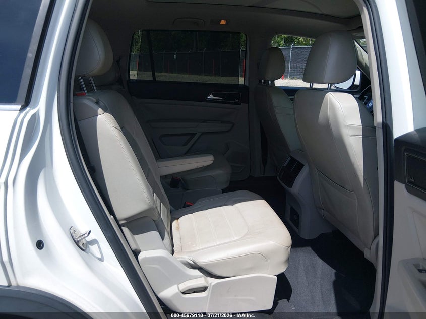 2018 Volkswagen Atlas 3.6L V6 Sel Premium VIN: 1V2NR2CA1JC524686 Lot: 45679110
