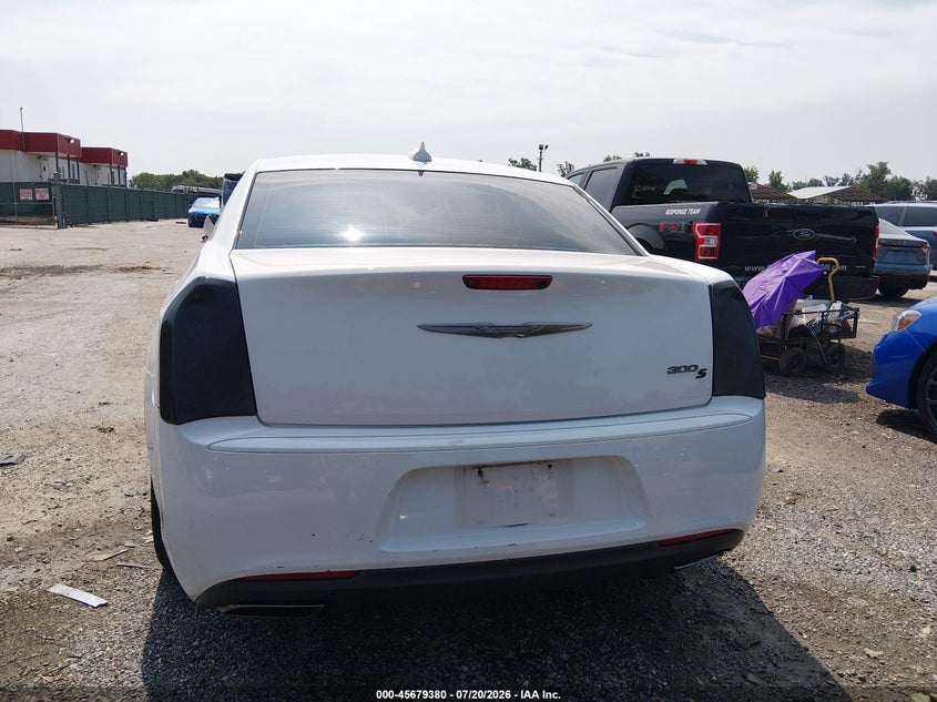 2016 Chrysler 300 300S Alloy Edition VIN: 2C3CCABG3GH269429 Lot: 45679380