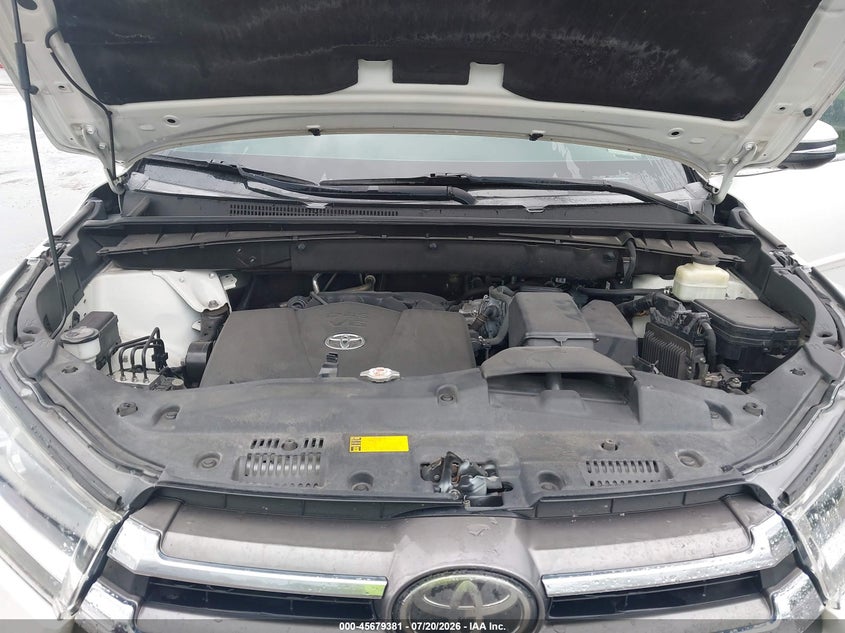 2018 Toyota Highlander Limited Platinum VIN: 5TDYZRFHXJS265923 Lot: 45679381