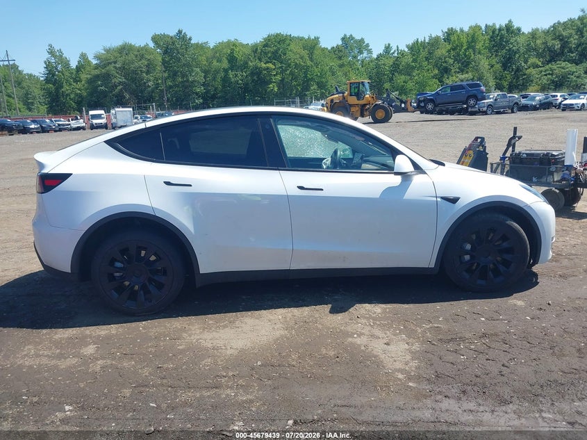 2023 Tesla Model Y Awd/Long Range Dual Motor All-Wheel Drive VIN: 7SAYGDEE5PA065500 Lot: 45679439