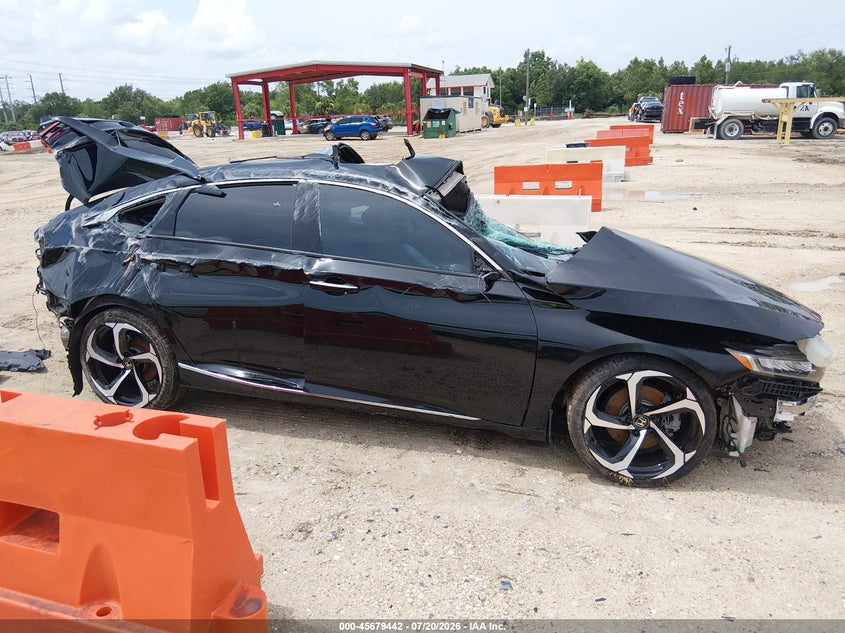 2019 Honda Accord Touring 2.0T VIN: 1HGCV2F94KA016992 Lot: 45679442