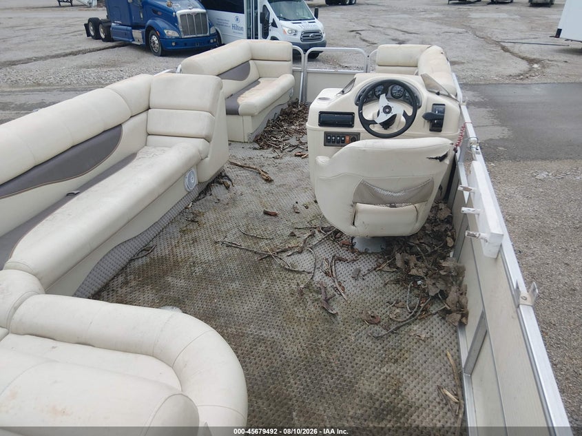 2005 ODYSSEY PONTOON auction photo 5