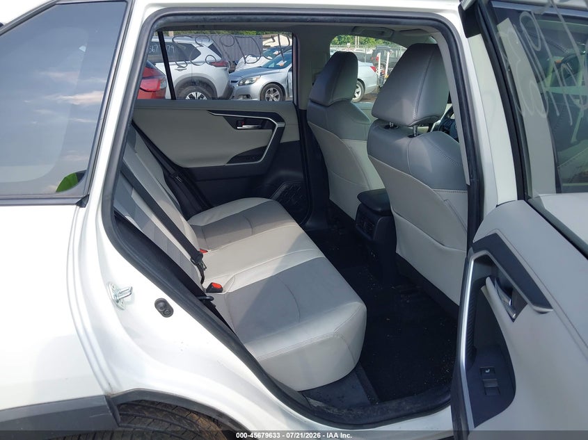 TOYOTA RAV4 - zdjęcie 8