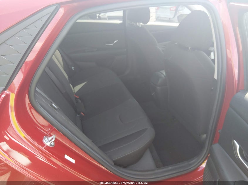 2026 HYUNDAI ELANTRA auction photo 8