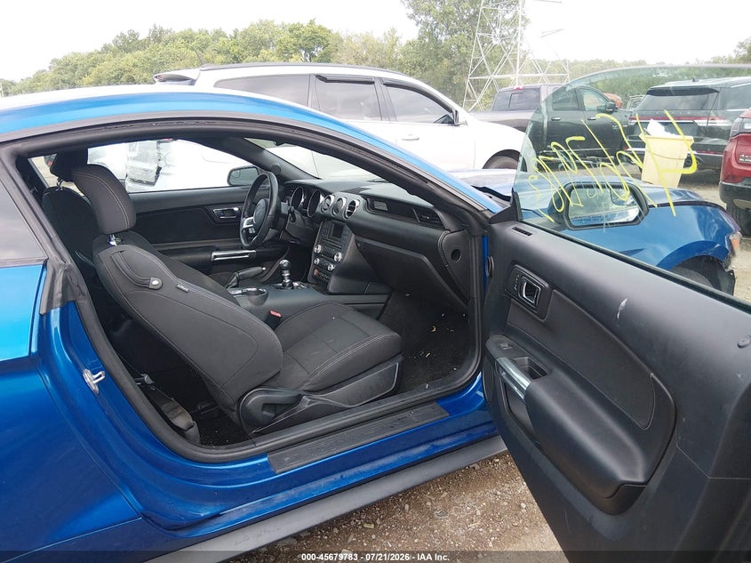 2017 FORD MUSTANG auction photo 5
