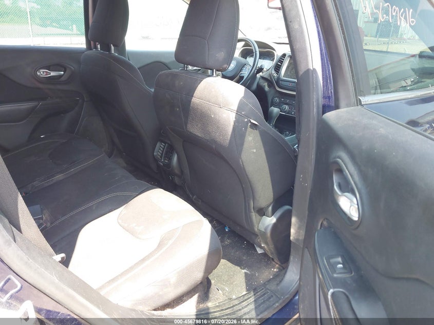 2016 JEEP CHEROKEE auction photo 8