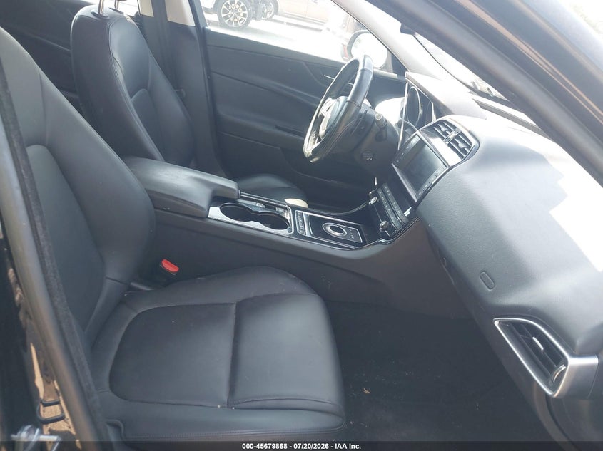 2017 JAGUAR XE auction photo 5