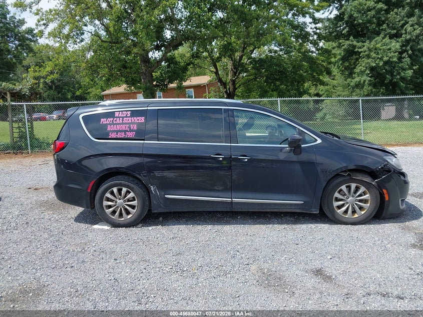 2019 Chrysler Pacifica Touring L VIN: 2C4RC1BG6KR685807 Lot: 45680047