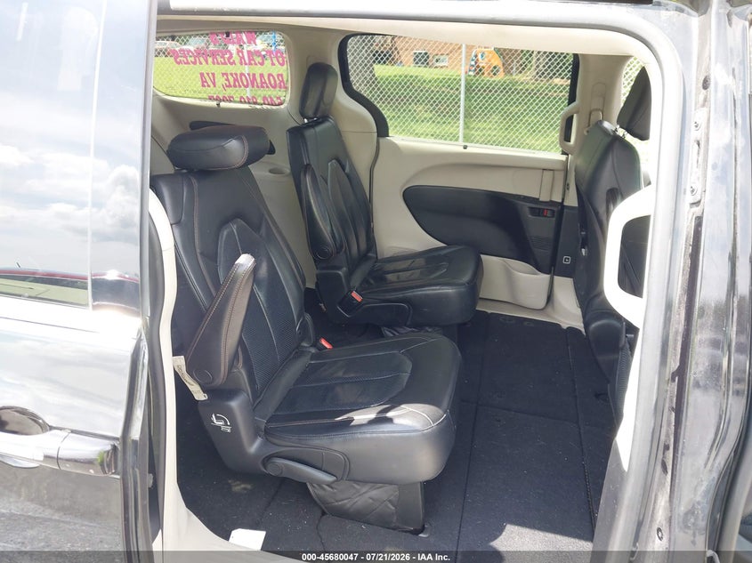 2019 Chrysler Pacifica Touring L VIN: 2C4RC1BG6KR685807 Lot: 45680047