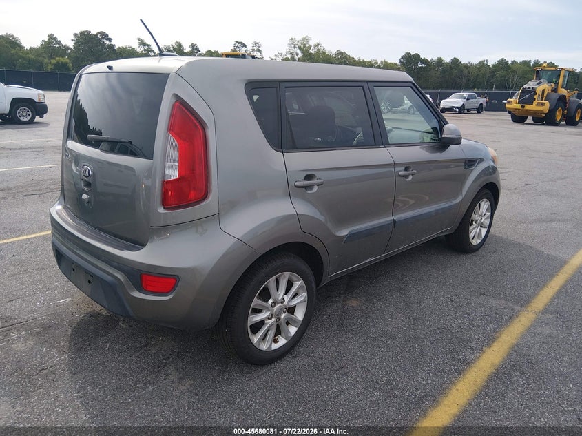 2013 KIA SOUL auction photo 4