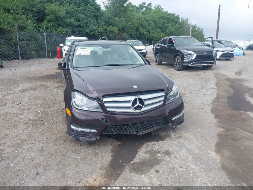 2012 Mercedes-Benz C 300 Sport 4Matic VIN: WDDGF8BB1CA715528 Lot: 45680193