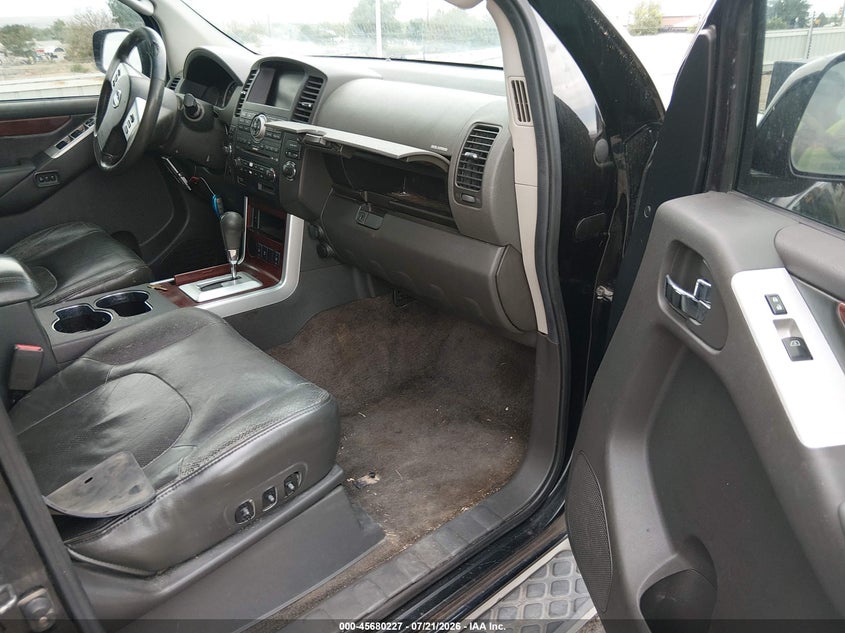 AtlanticExpress - Nissan Pathfinder