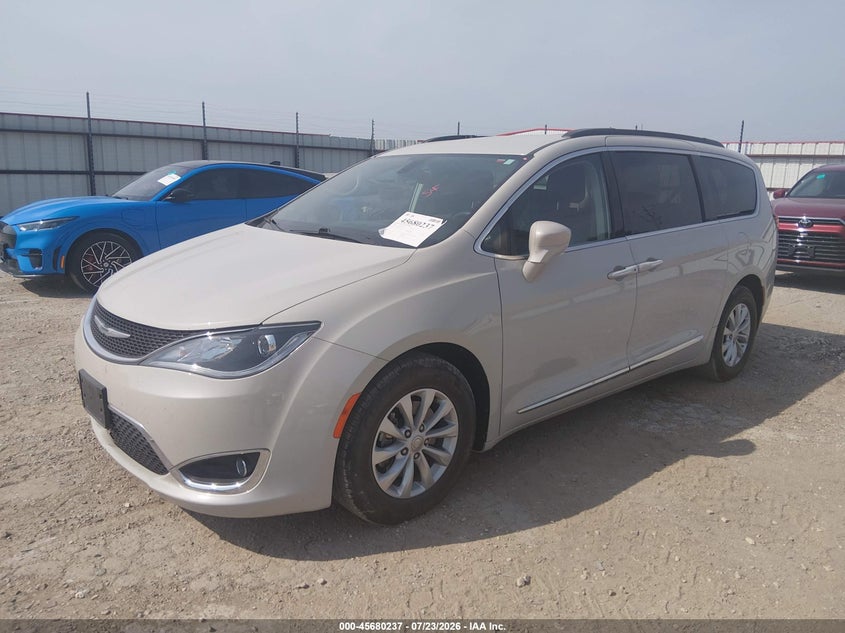 Vin: 2c4rc1bg0hr739479, lot: 46178846, chrysler pacifica touring-l 20172