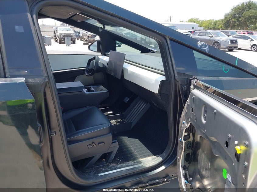 2024 TESLA CYBERTRUCK auction photo 5